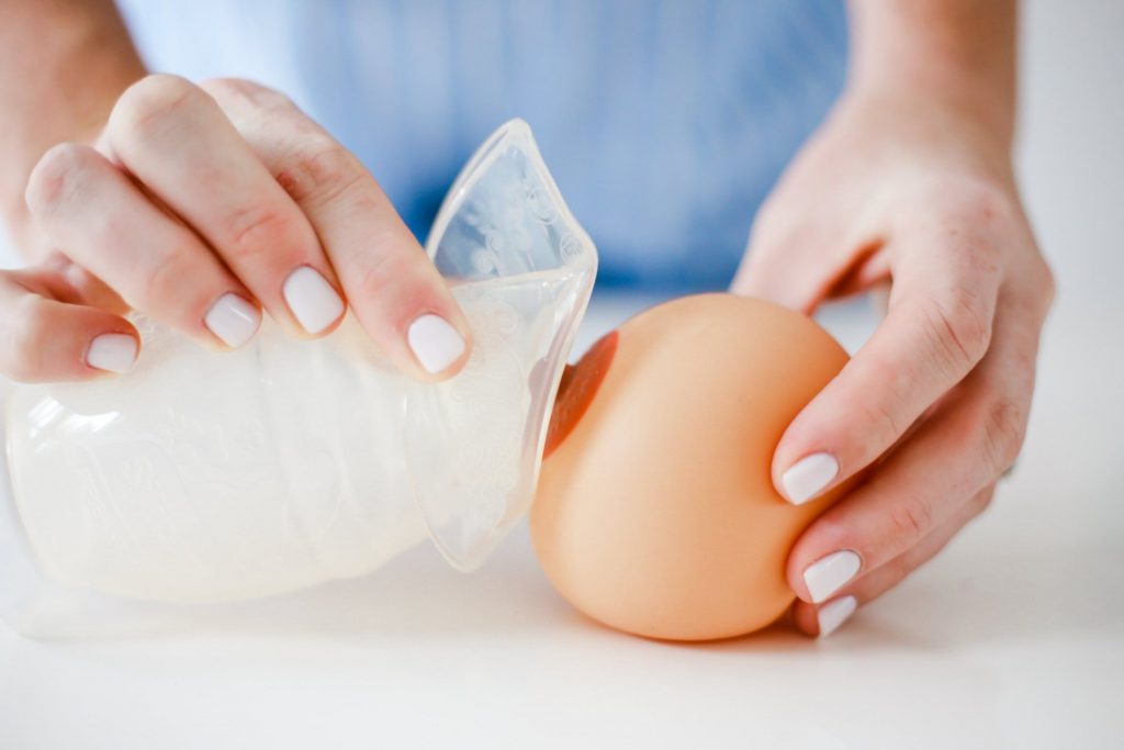 Why you should use a silicone breast pump (Haakaa) + 5 ways to do ...