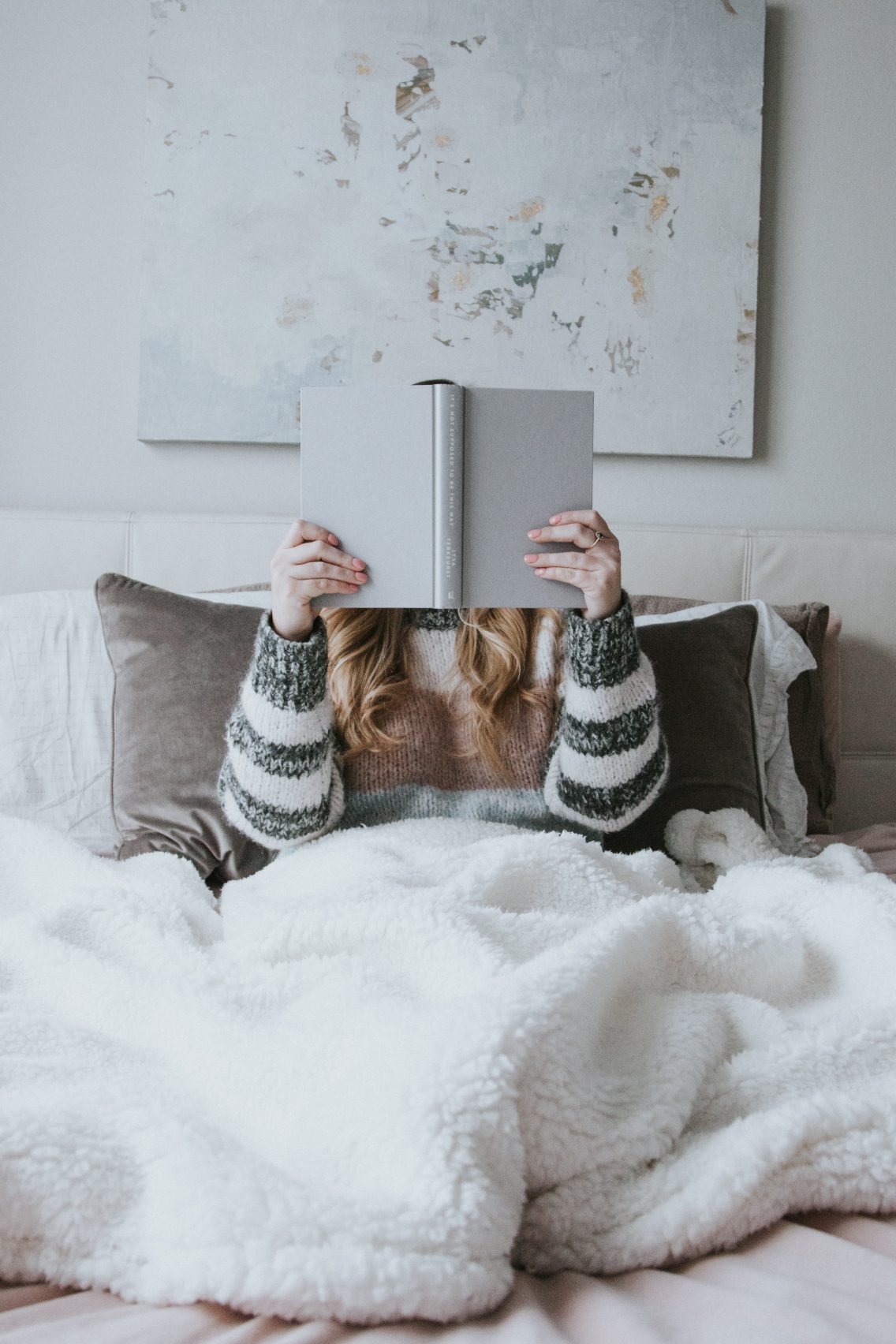 5 transformative pregnancy + postpartum books